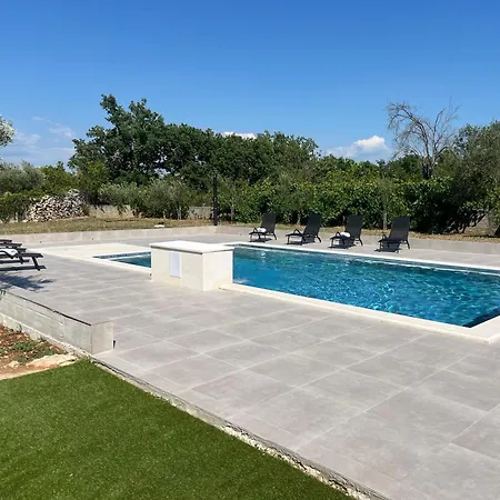 Villa Pax Et Bonum Lozovac