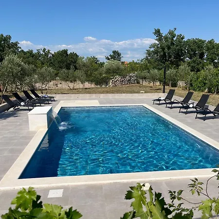 Pax Et Bonum Villa